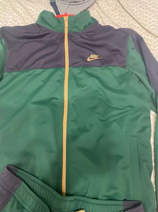 Conjunto Nike verde