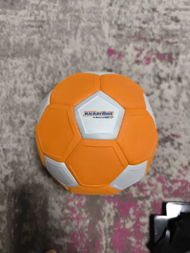 Balón Kickerball efecto curvo con diana