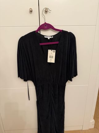 Abito nero effetto pelle di pesca, lunghezza media