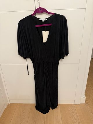 Abito nero effetto pelle di pesca, lunghezza media