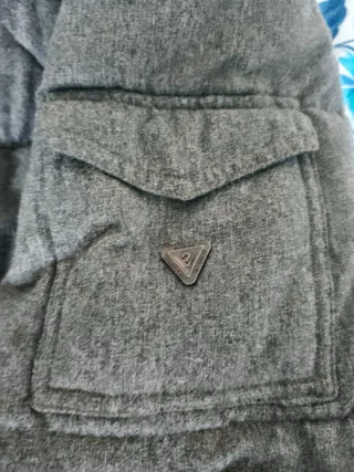 Giacca Guess grigia trapuntata