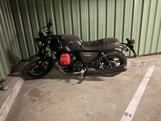 Moto Guzzi V7 III Carbón Negra