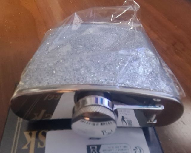 Petaca plateada brillante