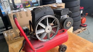 Compresor Betico 25L silencioso