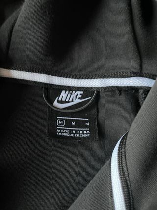 Chaqueta Nike Tech Negra