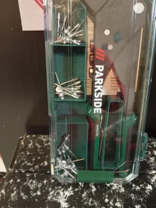 Parkside remachadora con remaches y estuche