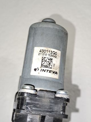 MOTOR ELEVALUNAS DELANTERO DERECHO OPEL MOKKA