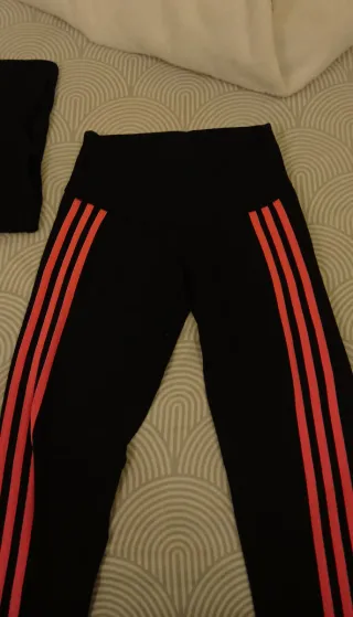 Conjunto Adidas mujer negro y fucsia