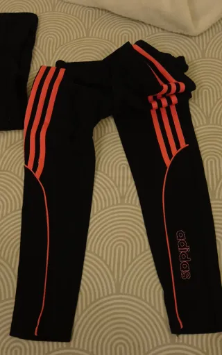 Conjunto Adidas mujer negro y fucsia