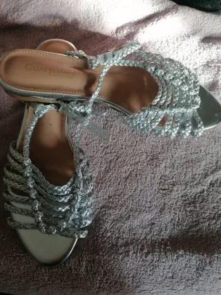Zapatos abotinados en piel gris verdoso talla 38