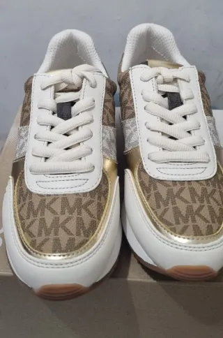 Zapatillas Michael Kors Marrones y Doradas