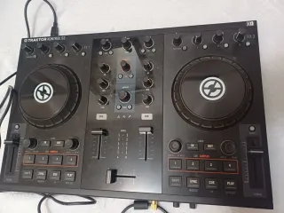 Mesa DJ Traktor Kontrol S2