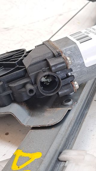 ELEVALUNAS DELANTERO DERECHO DACIA LOGAN