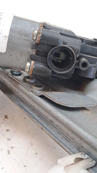 ELEVALUNAS DELANTERO IZQUIERDO DACIA LOGAN