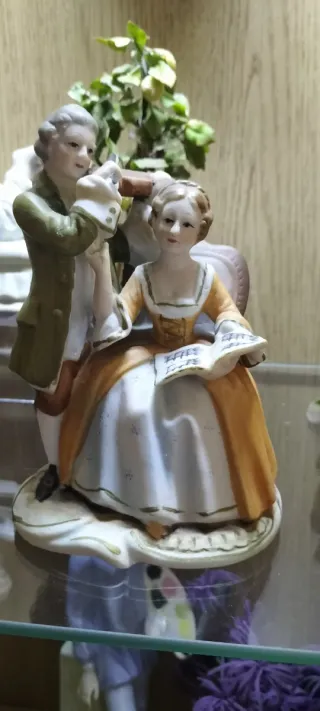 Figurita pareja músicos porcelana