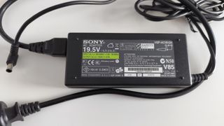 Portátil Sony Vaio VGN-FZ18E + Cargador