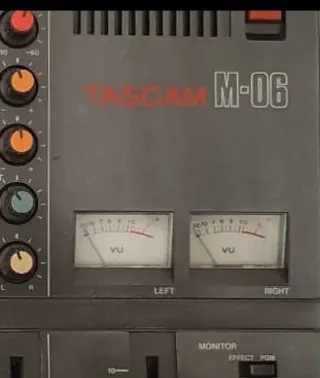 Tascam M-06 Mixer Analogico