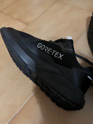 Scarpe sportive uomo Gore-Tex nere