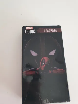 Action figure Deadpool Marvel Legends + giochi