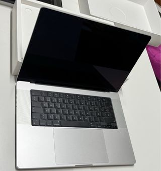 MacBook Pro 16 M3 Max • 48GB RAM • 1TB SSD
