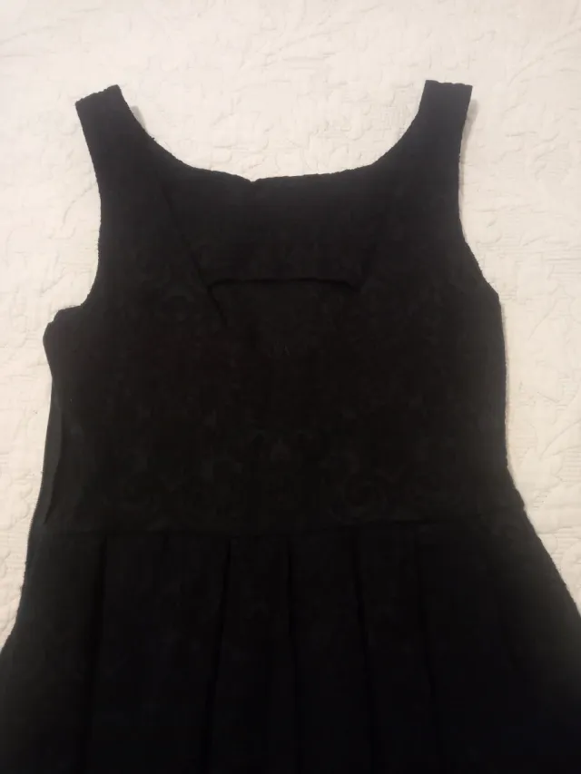 Vestido negro sin mangas Zara