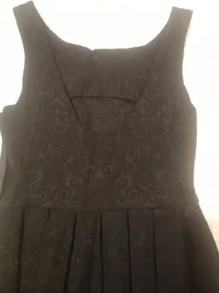 Vestido negro sin mangas Zara