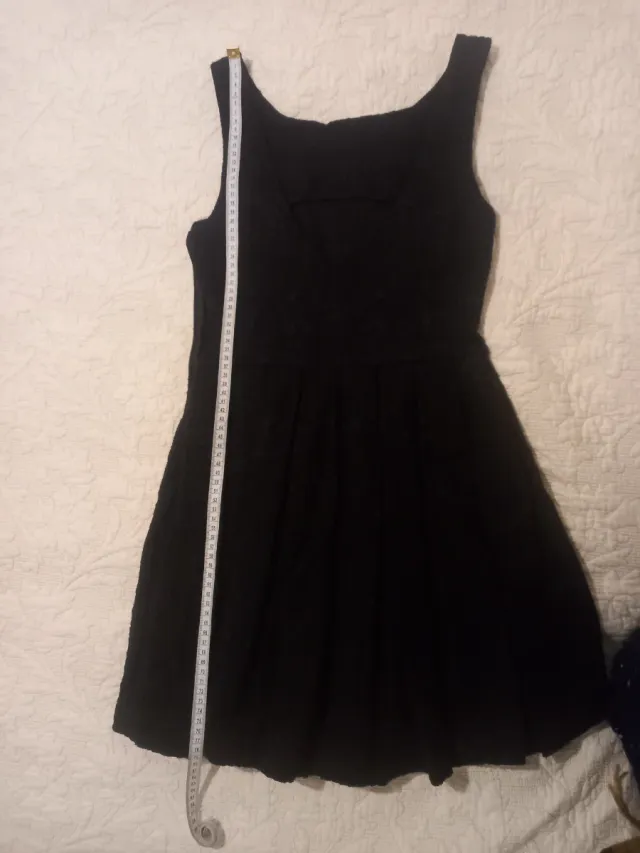 Vestido negro sin mangas Zara