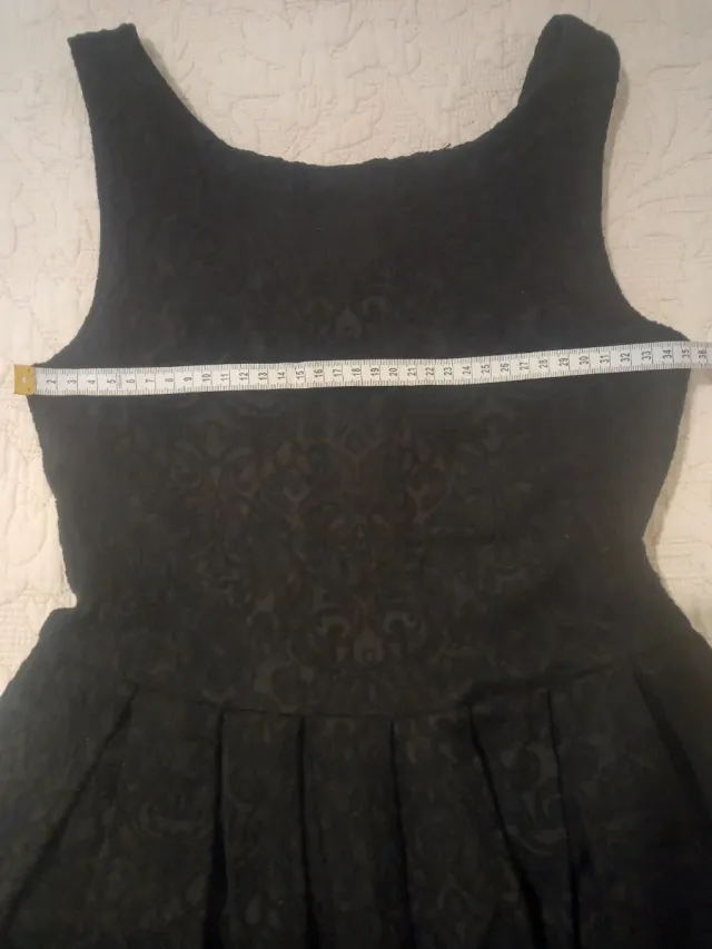 Vestido negro sin mangas Zara