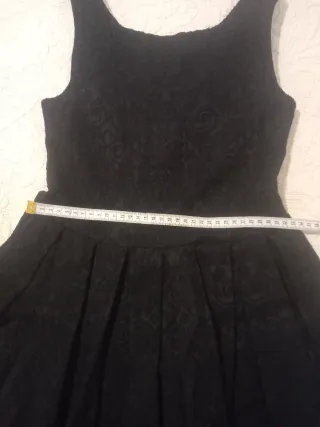Vestido negro sin mangas Zara