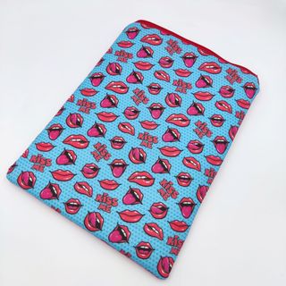 Funda para libro o Ebook con estampado de labios