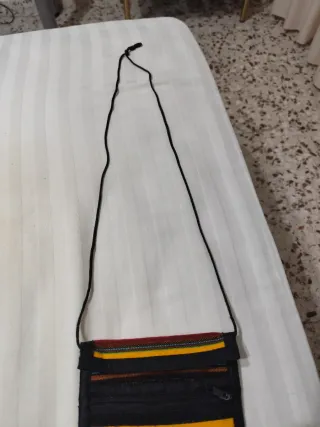 Bolso de tela multicolor con cremallera