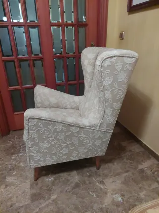 Comoda poltrona relax beige a fiori