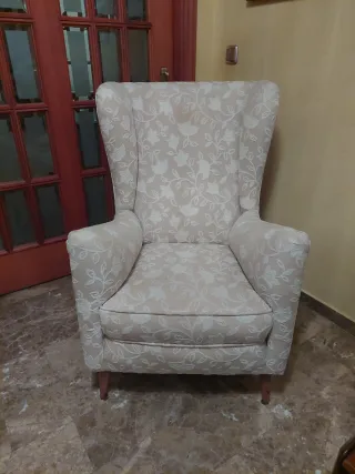 Comoda poltrona relax beige a fiori