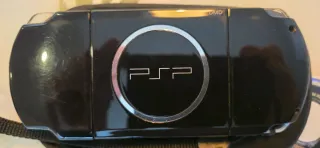 PSP Sony Negra + 4 juegos UMDs