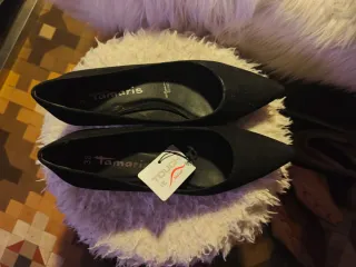 Zapatos de tacón bajo negros Tamaris talla 38