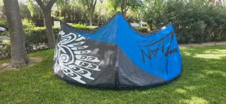 Kite 9m 6 usos. Cometa solo 120€ con barra 200€