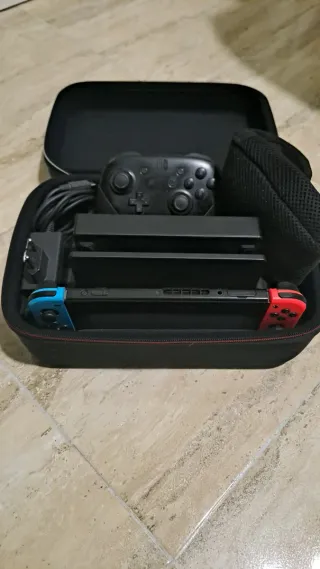 Nintendo Switch Azul y Rojo con Accesorios