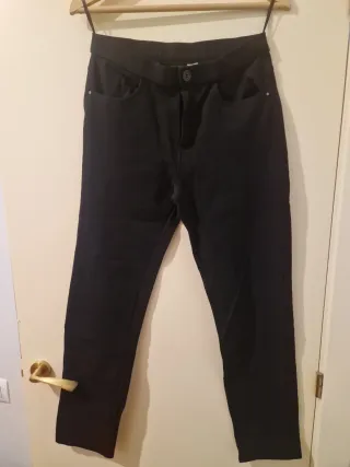 Pantalón pitillo negro Youline