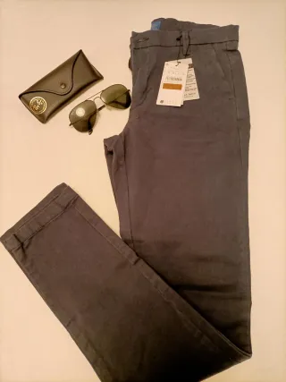 De Sfera. Pantalón azul marino