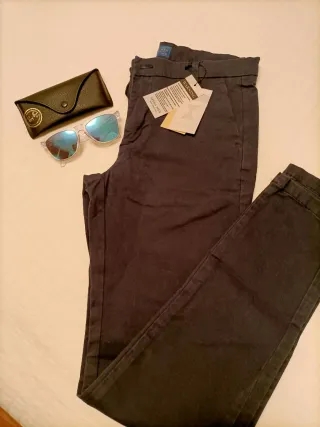 De Sfera. Pantalón azul marino