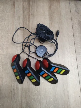 3 Juegos de PS2 + 4 Mandos