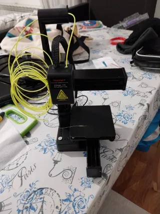 Impresora 3D K10 Negra y Amarilla