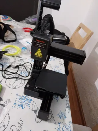 Impresora 3D K10 Negra y Amarilla