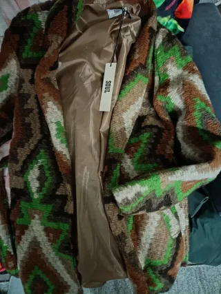 Cappotto tg M ma veste poco compreso di cintura