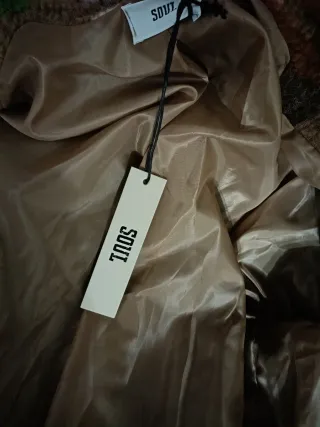 Cappotto tg M ma veste poco compreso di cintura