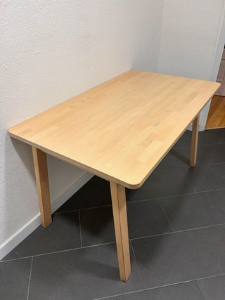 Tavolo IKEA LISABO in legno chiaro