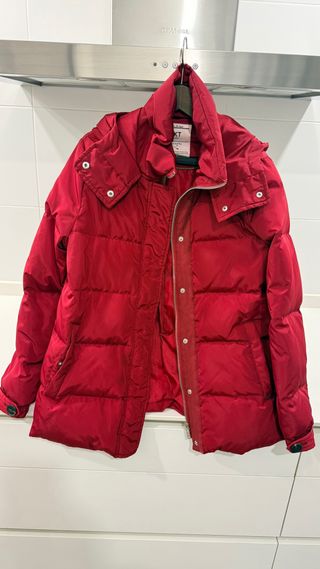 Plumífero MK burdeos.Relleno de pluma.