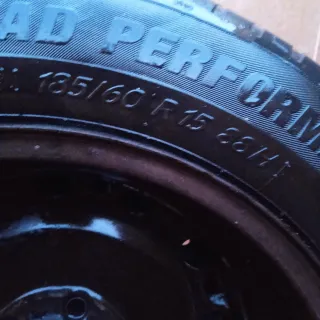 4 Llantas 15" con Neumáticos