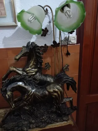 Figura decorativa da ingresso con luce