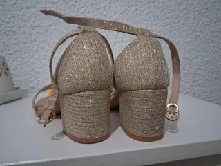 Sandalias doradas